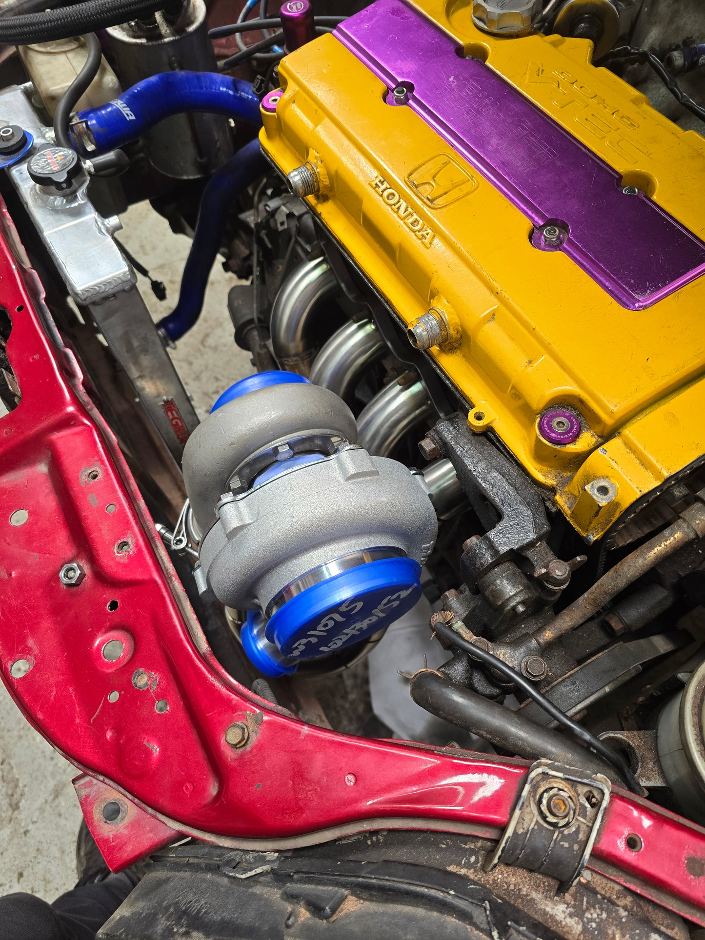B series top mount manifold