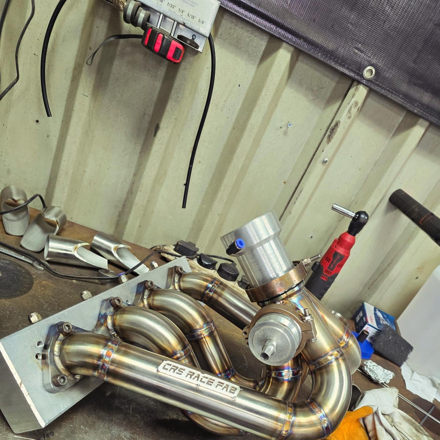 B series top mount manifold